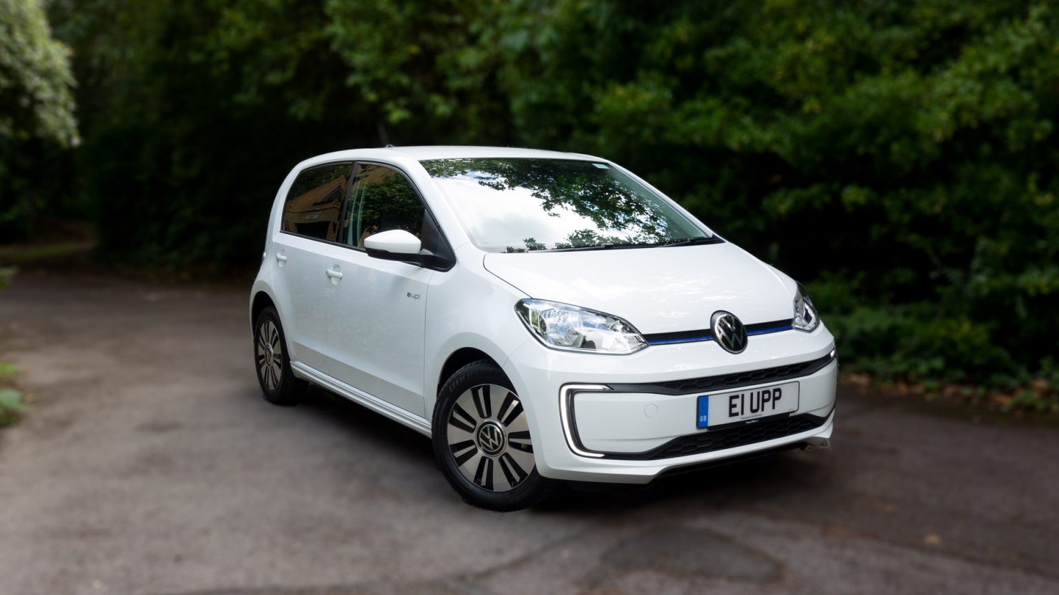 Volkswagen E Up Review A Bite Sized Electric Car Totallyev