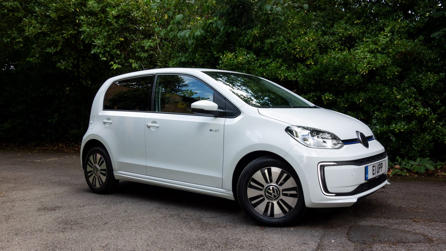 Volkswagen E Up Review A Bite Sized Electric Car Totallyev