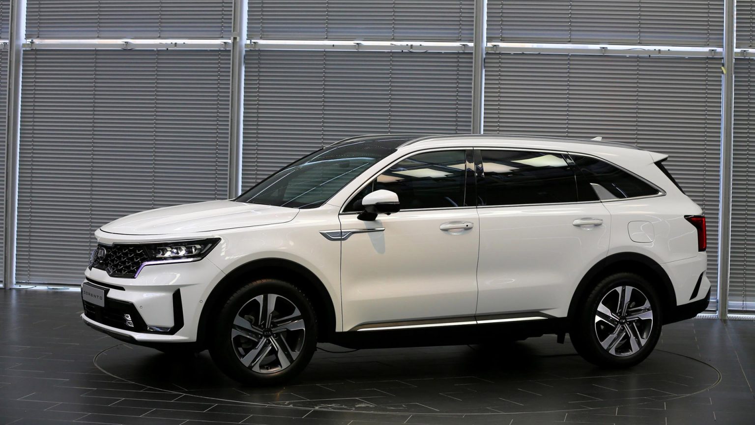 Kia Sorento: Everything you need to know on this hybrid SUV - TotallyEV