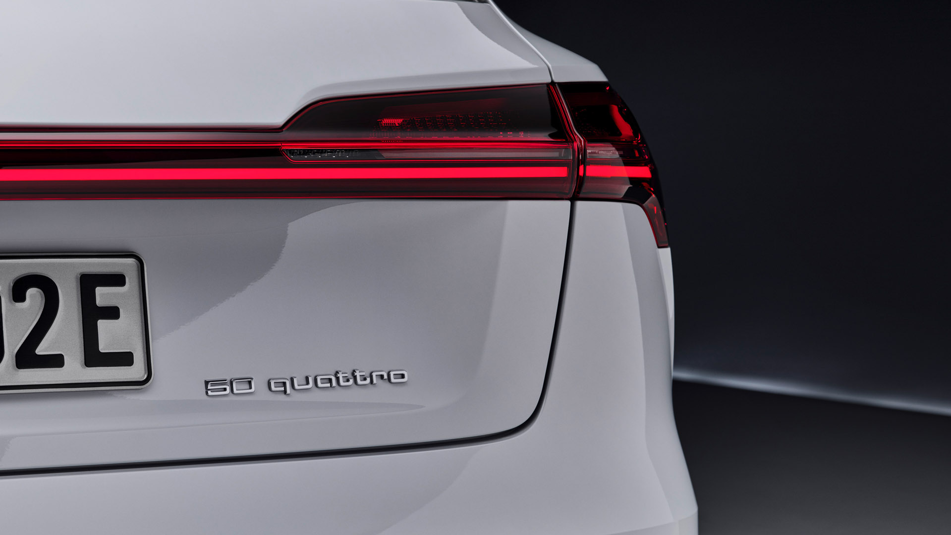 Audi e-tron 50 lights
