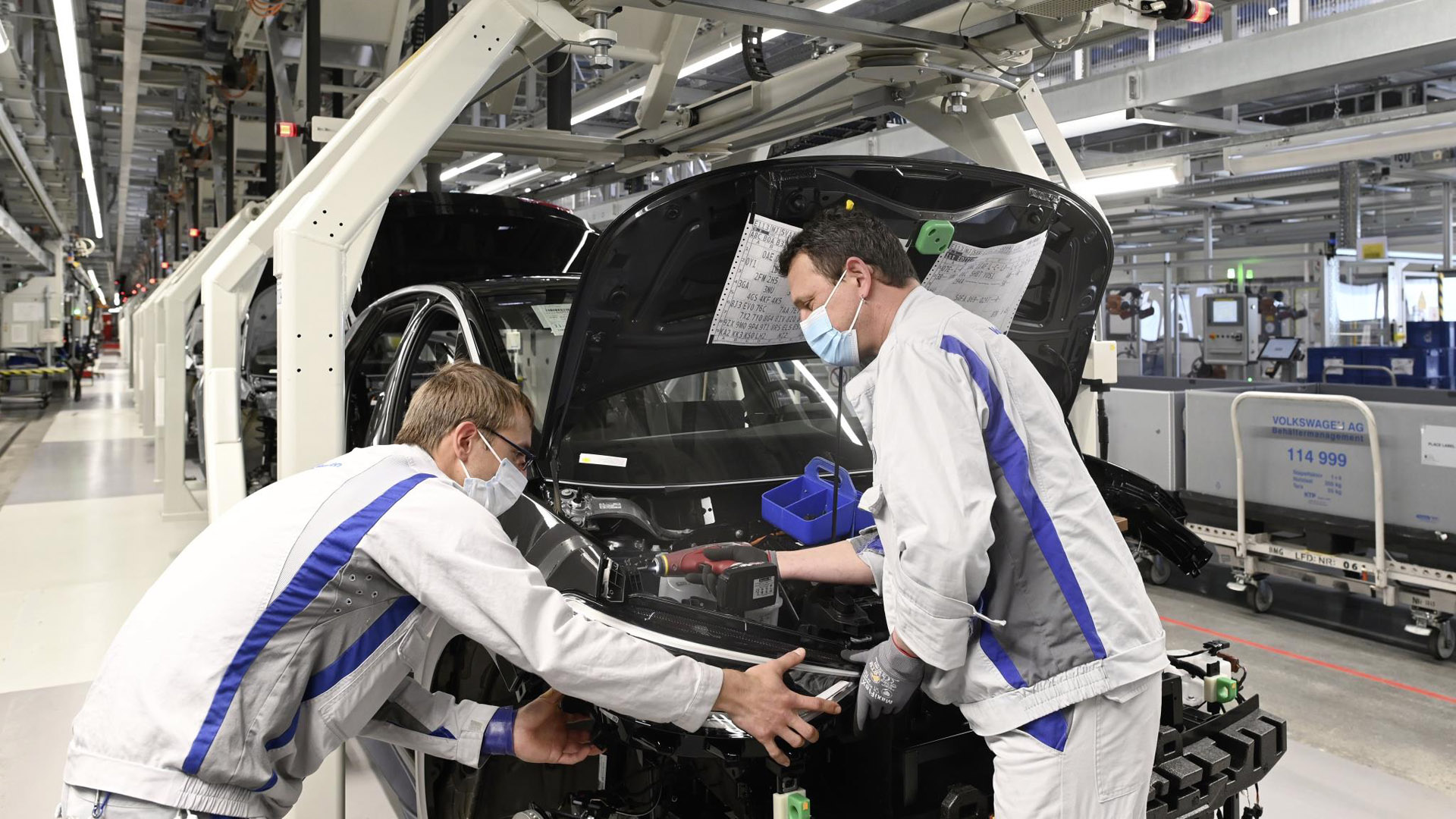 Volkswagen resumes production