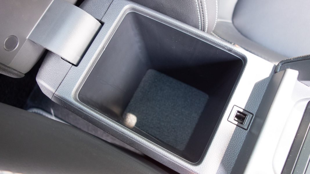 MG ZS EV centre console