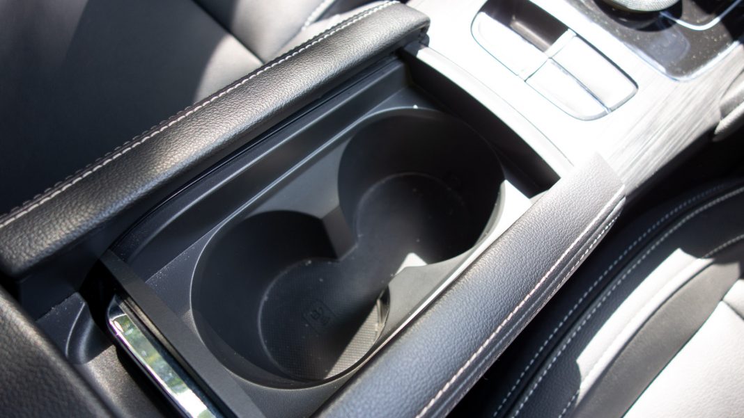 MG ZS EV cupholder