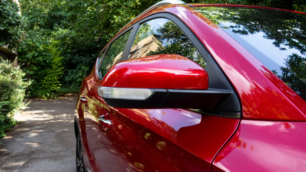MG ZS EV mirror