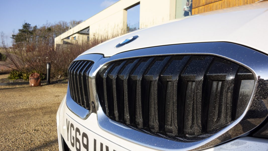 BMW 330e grille