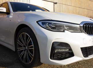 BMW 330e M Sport first drive: A 292hp hybrid saloon BMW 330e side view