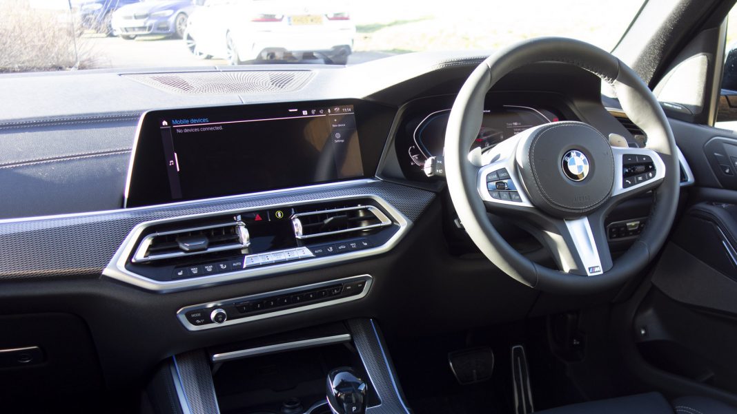 BMW X5 xDrive45e cabin
