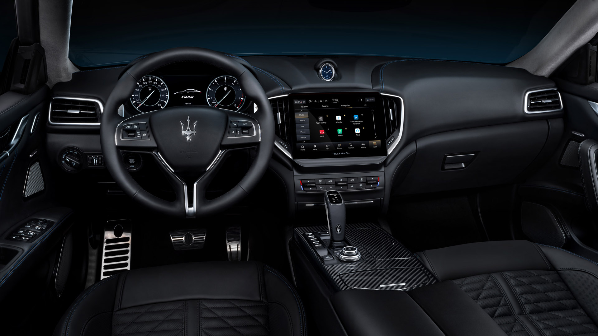 Maserati Ghibli Hybrid cabin