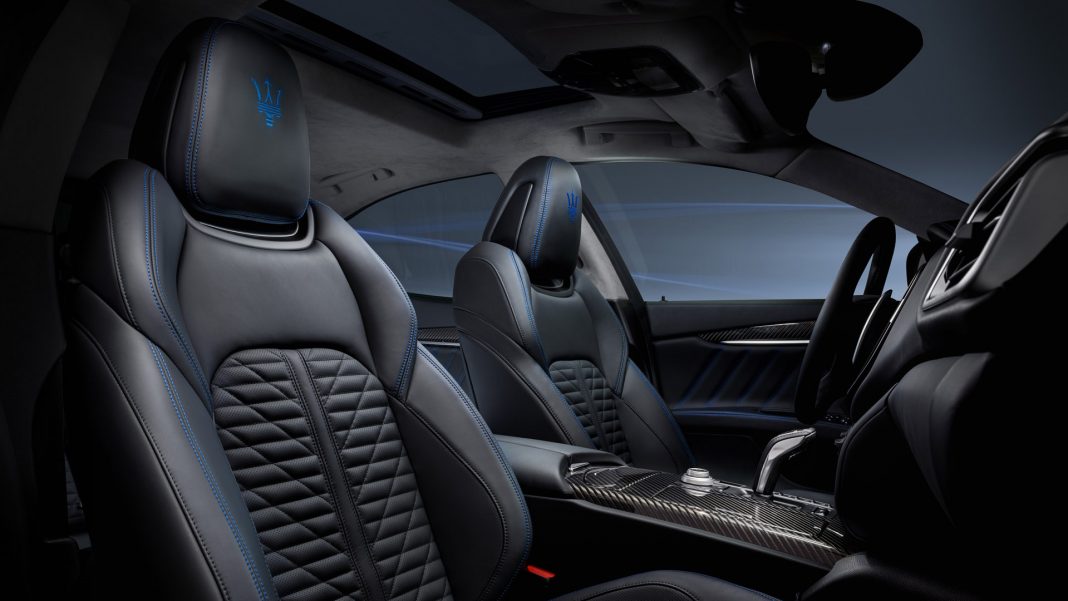 Maserati Ghibli Hybrid interior
