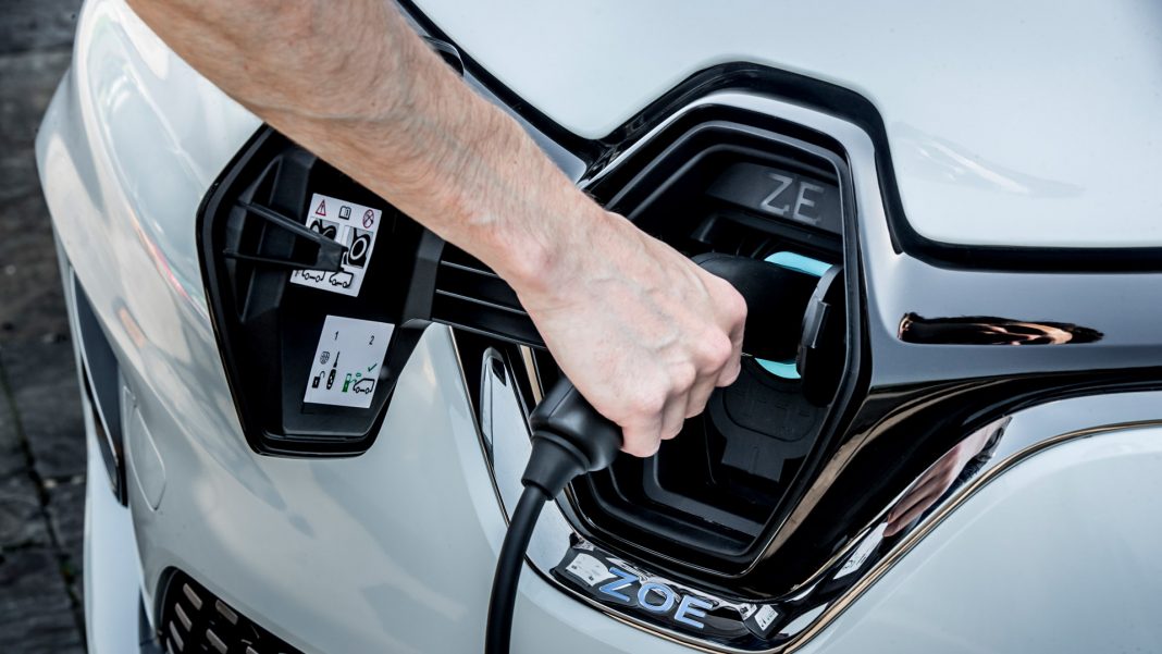 Renault Zoe Van charging