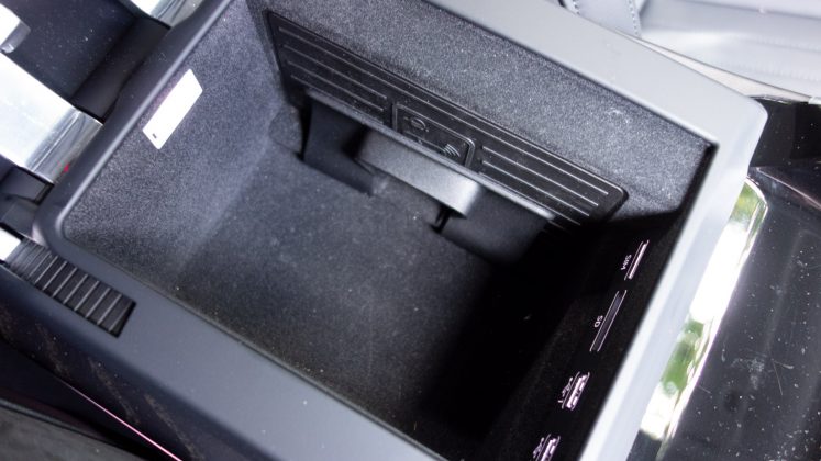 Audi A8 storage