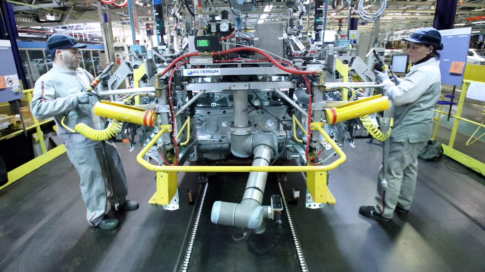 Universal Robots car plant