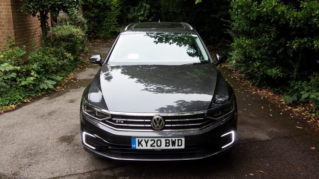 Volkswagen Passat Estate GTE bonnet