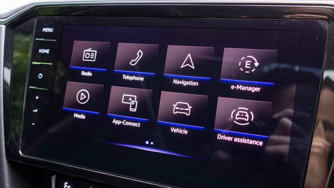 Volkswagen Passat Estate GTE infotainment system