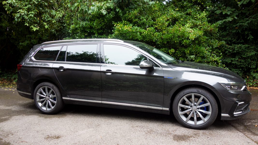 Volkswagen Passat Estate GTE side design