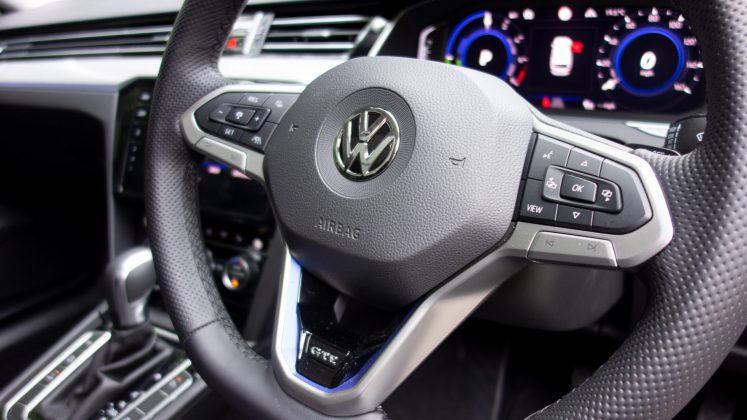 Volkswagen Passat Estate GTE steering wheel
