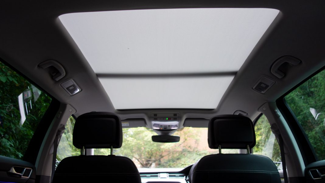 Volkswagen Passat Estate GTE sunroof