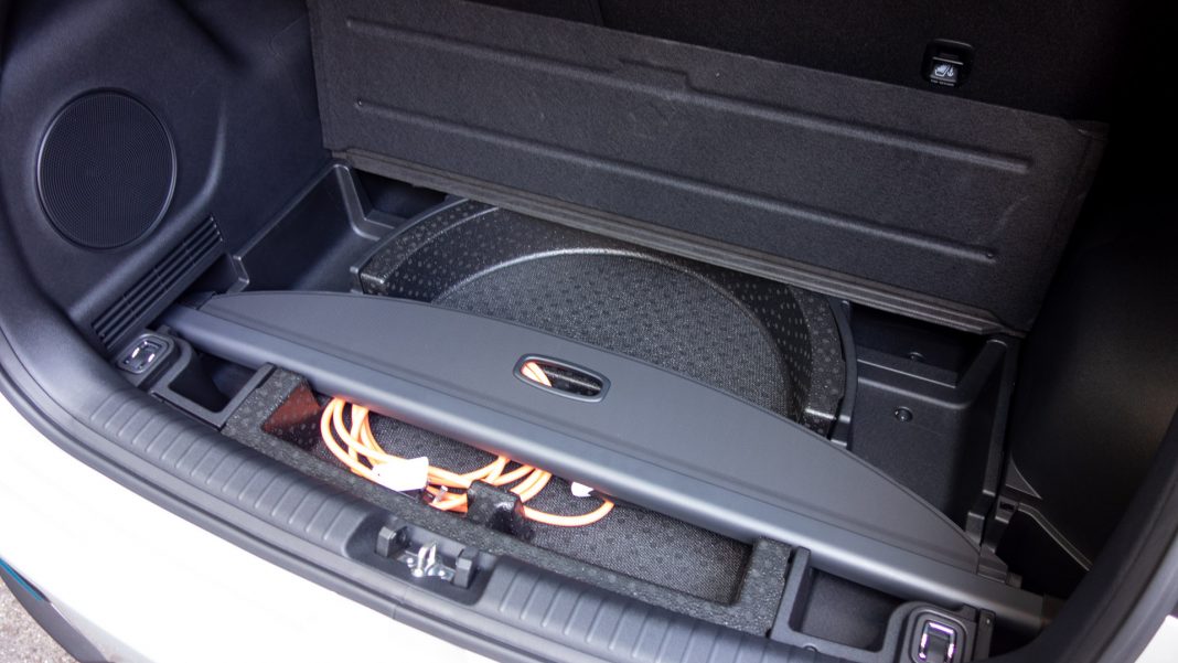 Kia e-Niro cable storage