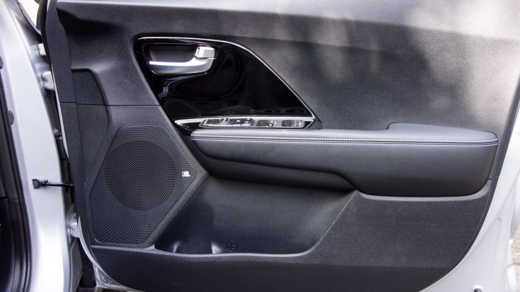 Kia e-Niro front door