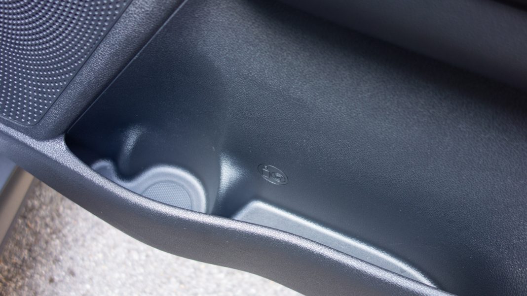 Kia e-Niro front door storage