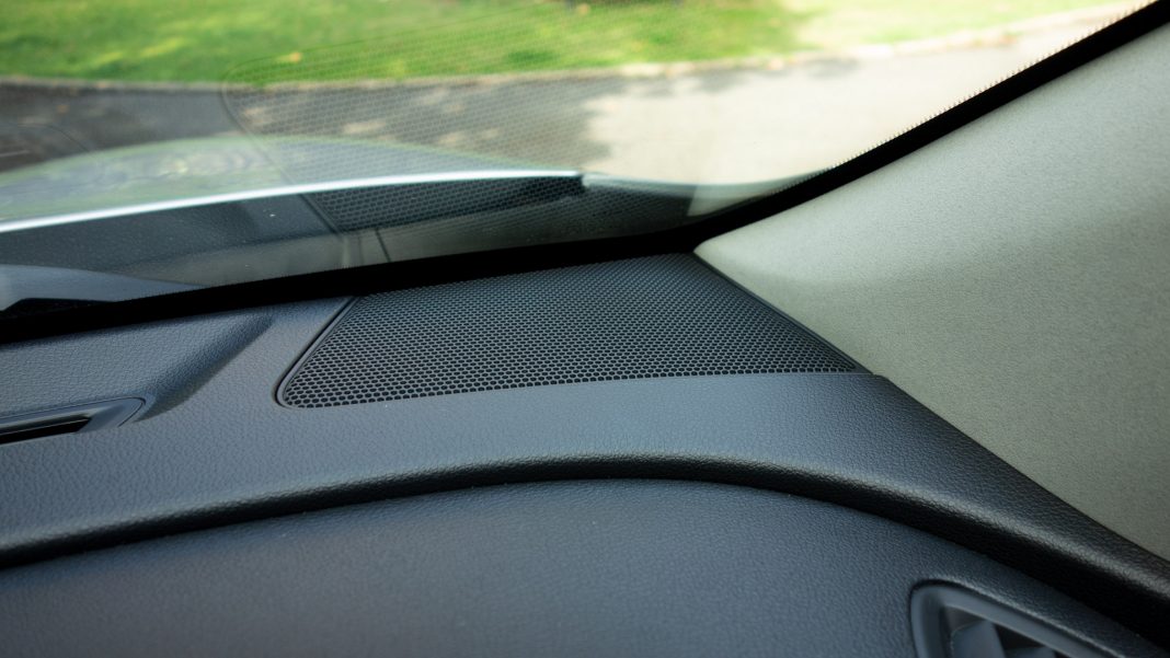 Kia e-Niro front speaker