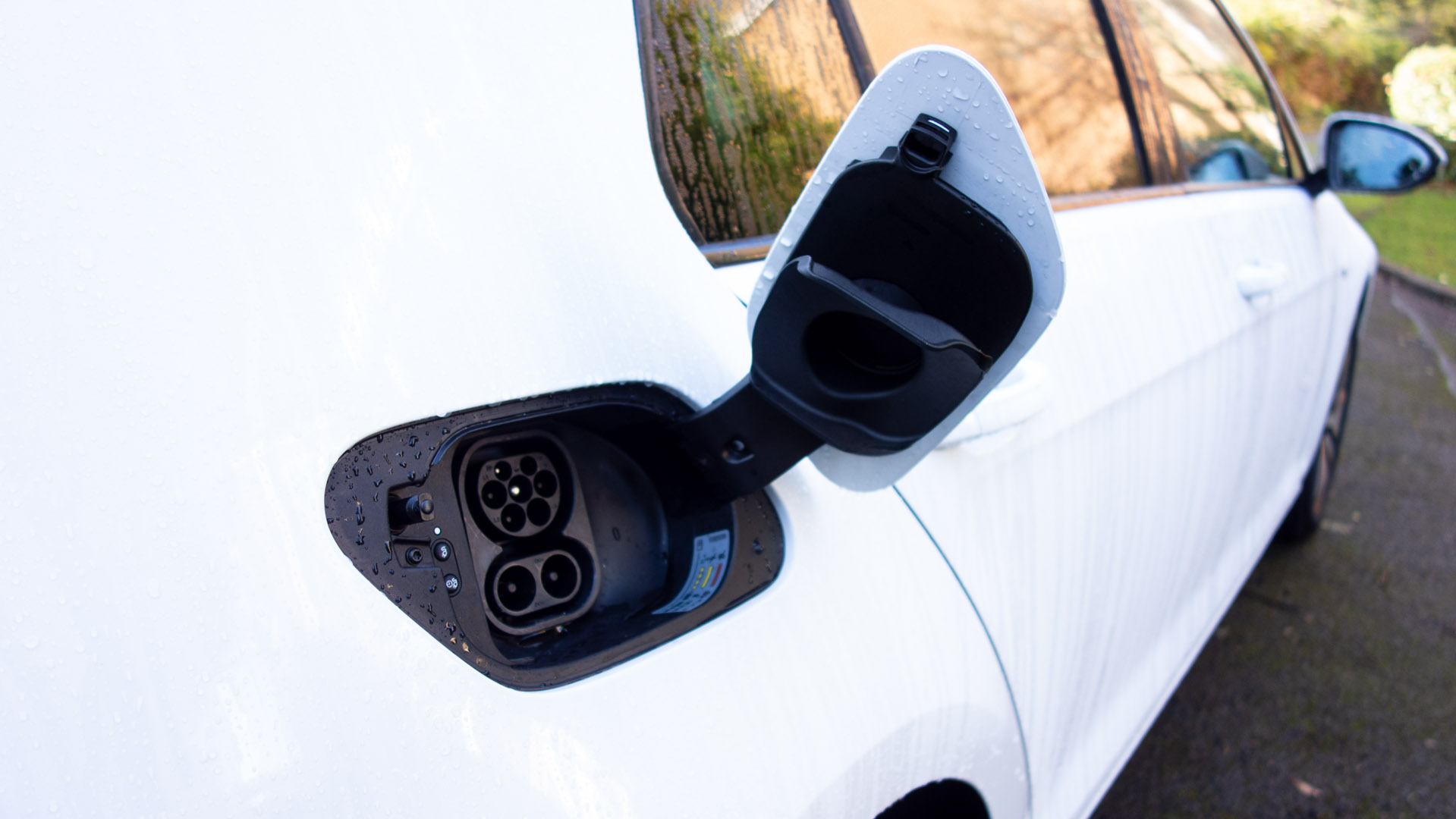 VW e-Golf charging port