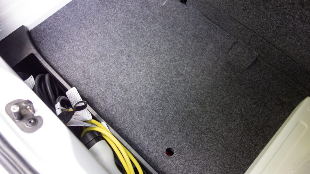 Volkswagen e-up! boot cables
