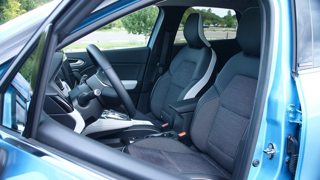Renault Captur E-Tech seats