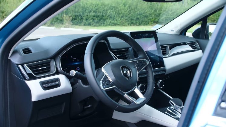 Renault Captur E-Tech wheel