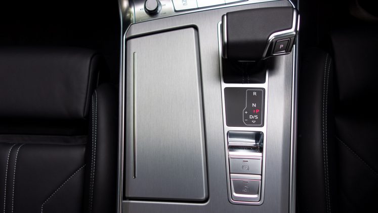Audi A7 TFSIe centre console design