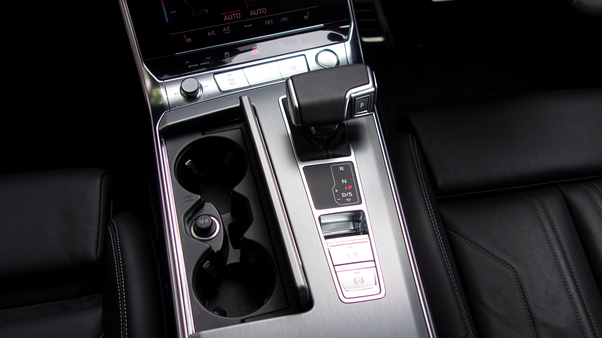 Audi A7 TFSIe centre console