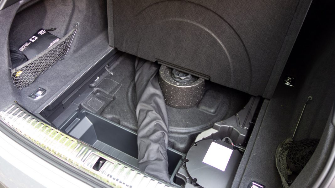 Audi e-tron boot underfloor