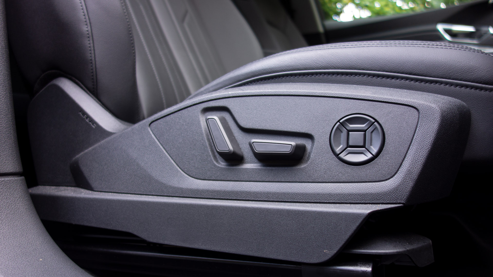 Audi e-tron electric front seats