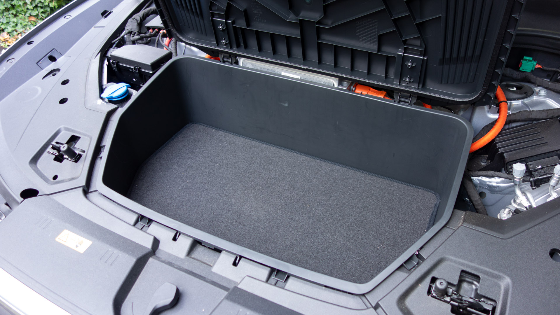Audi e-tron frunk storage