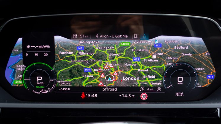 Audi e-tron maps cluster
