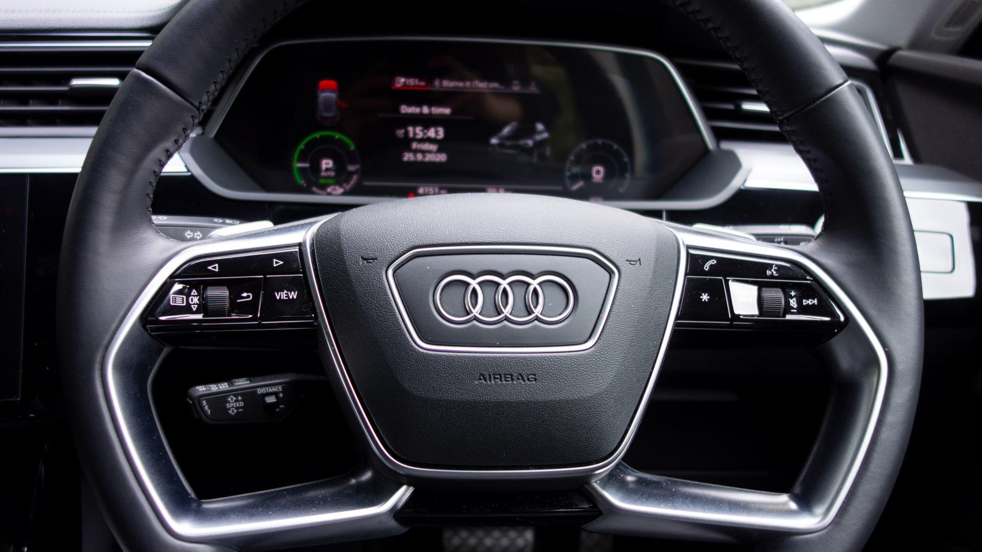 Audi e-tron steering wheel