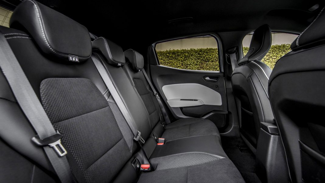 Renault Clio E-Tech seats