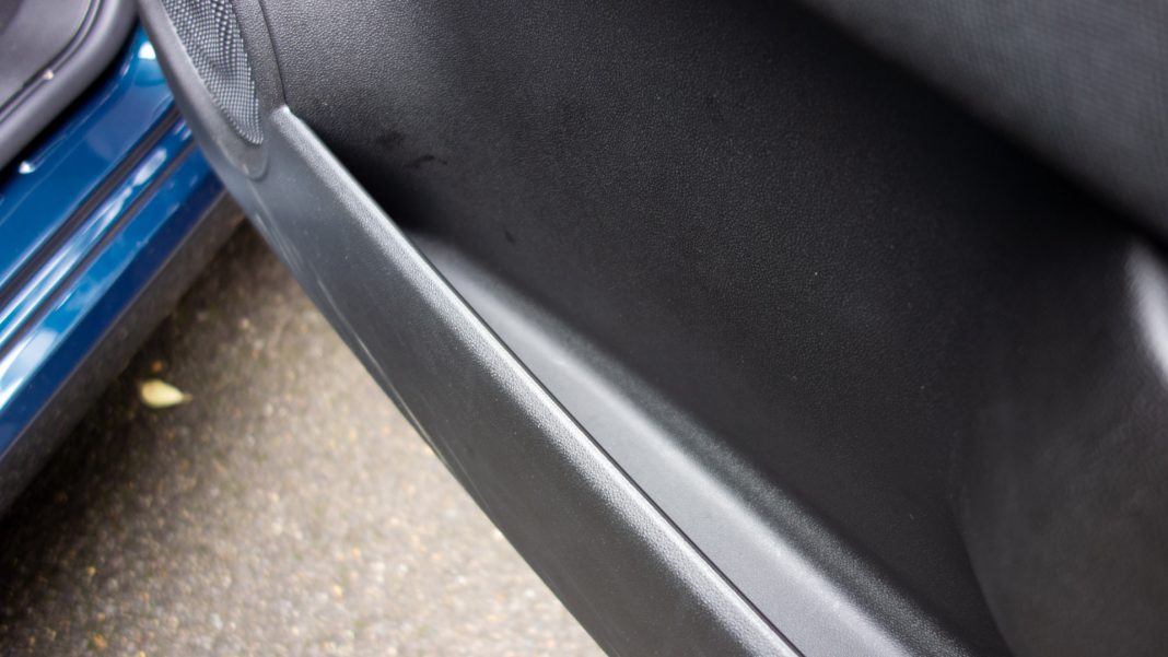 Fiat 500 Hybrid door compartment