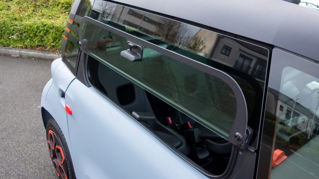 Citroen Ami window