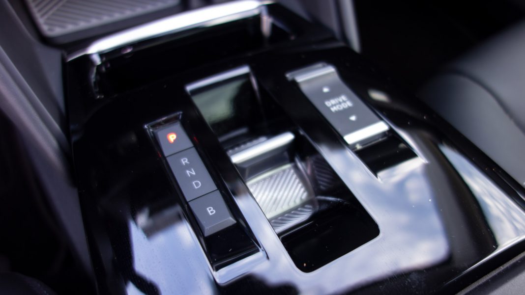 Citroen e-C4 centre console