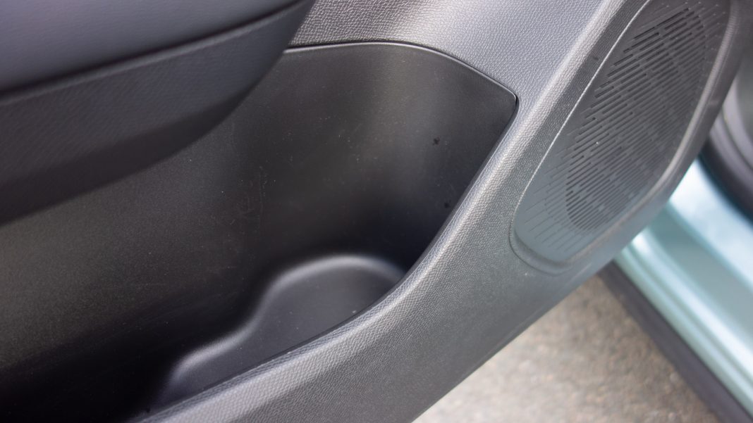 Citroen e-C4 front door storage