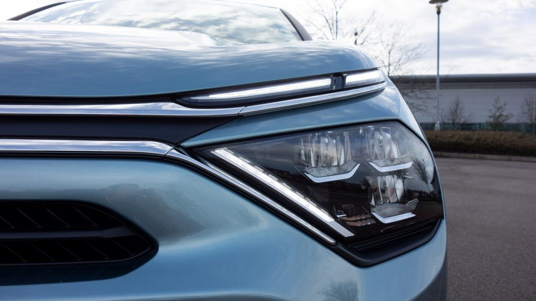Citroen e-C4 lights