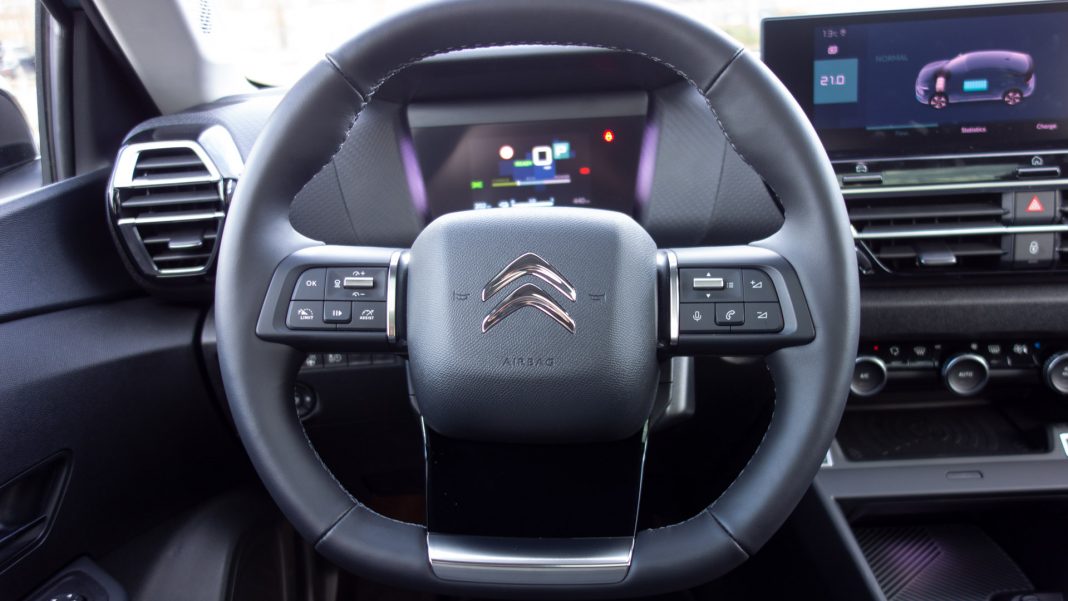 Citroen e-C4 steering wheel