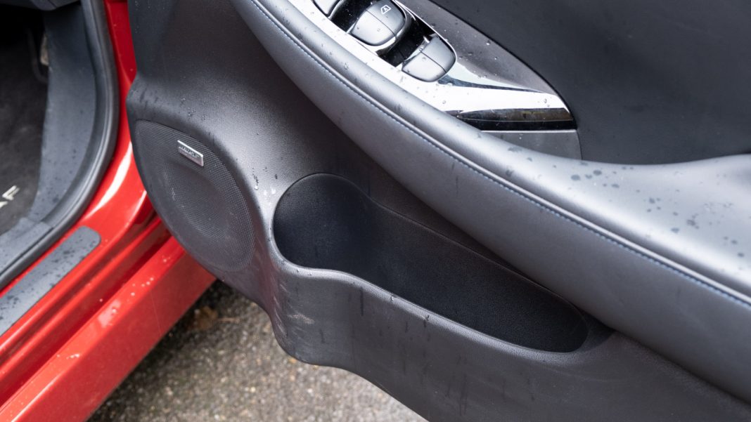 Nissan Leaf front compartment