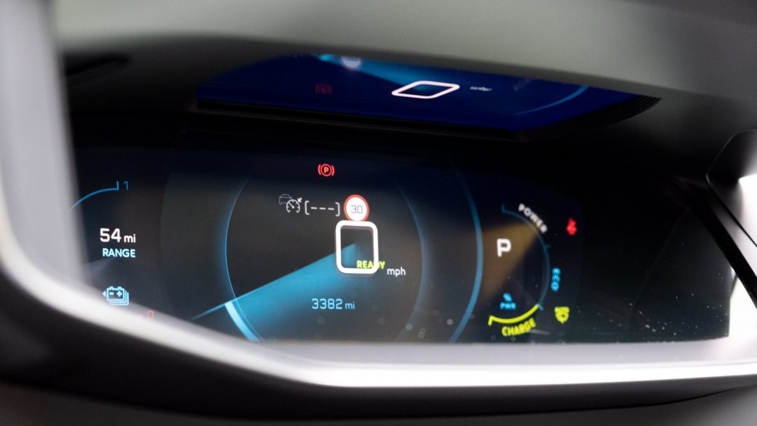 Peugeot e-2008 cluster design