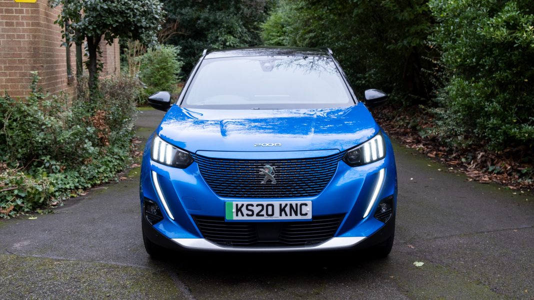 Peugeot e-2008 front