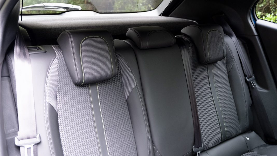 Peugeot e-2008 rear seats