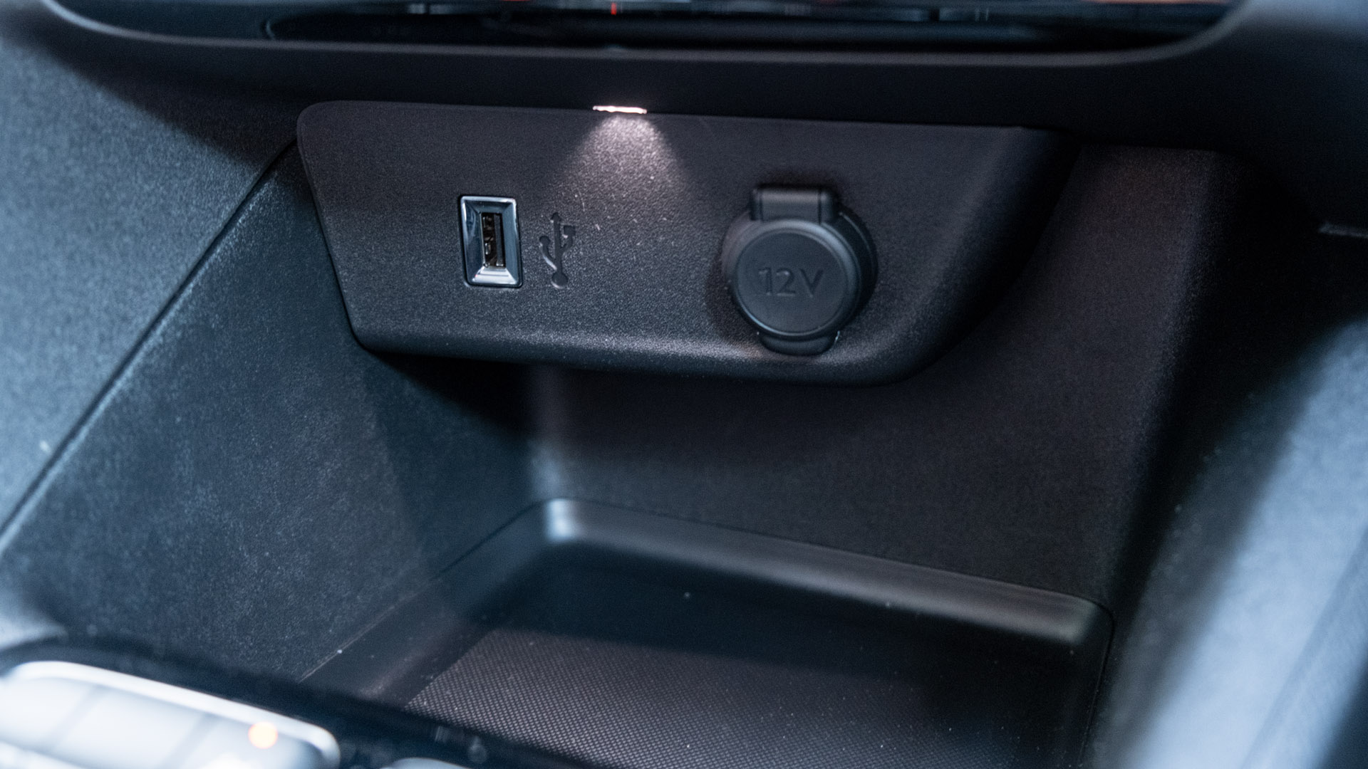 Vauxhall Corsa-e USB