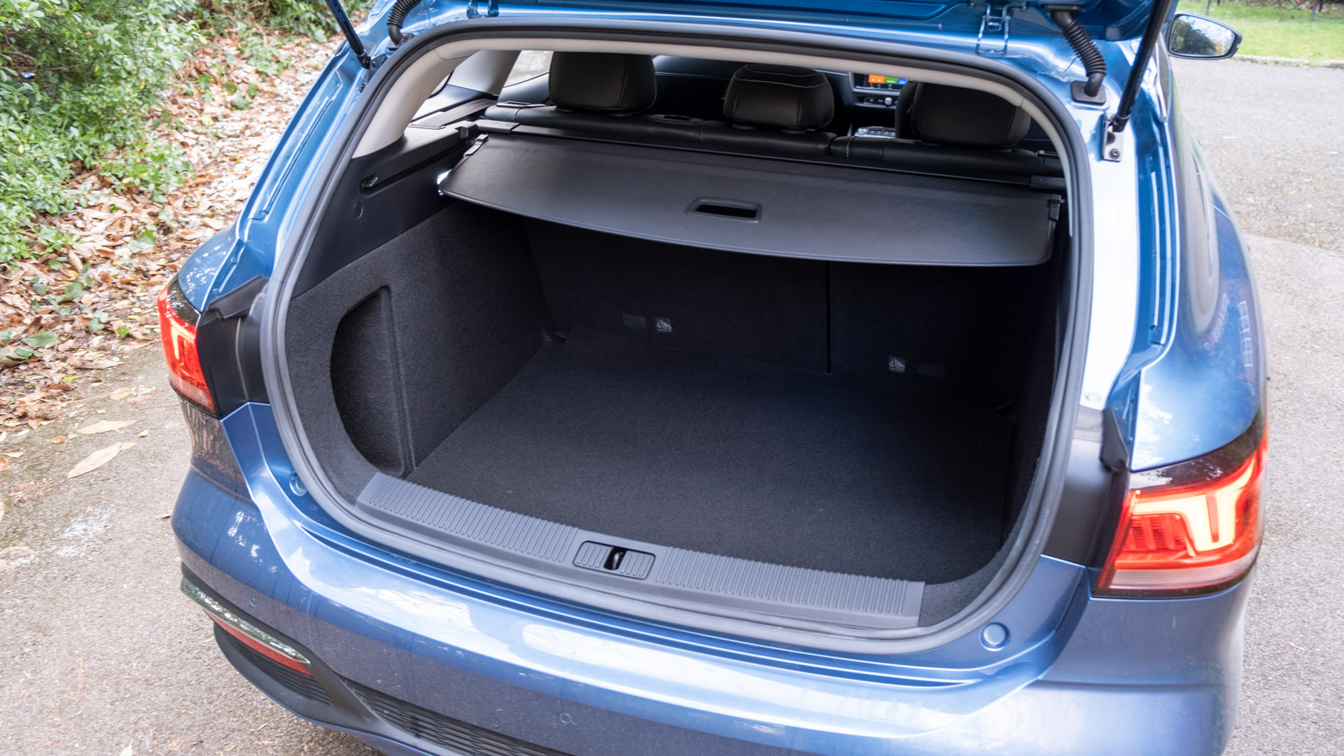 MG5 EV boot capacity