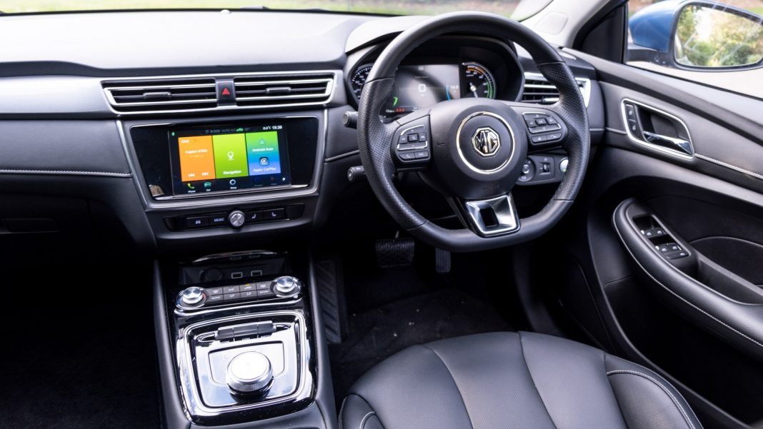 MG5 EV front cabin